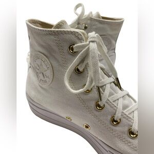CONVERSE Chuck Taylor Platform Sneakers
